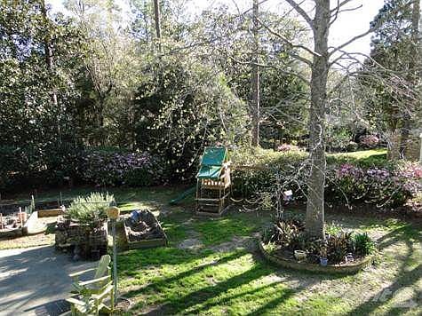 Patio/Play area