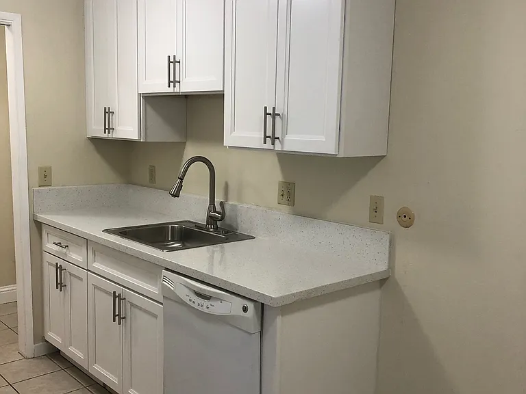 2431 Ellsworth St — Photo 32