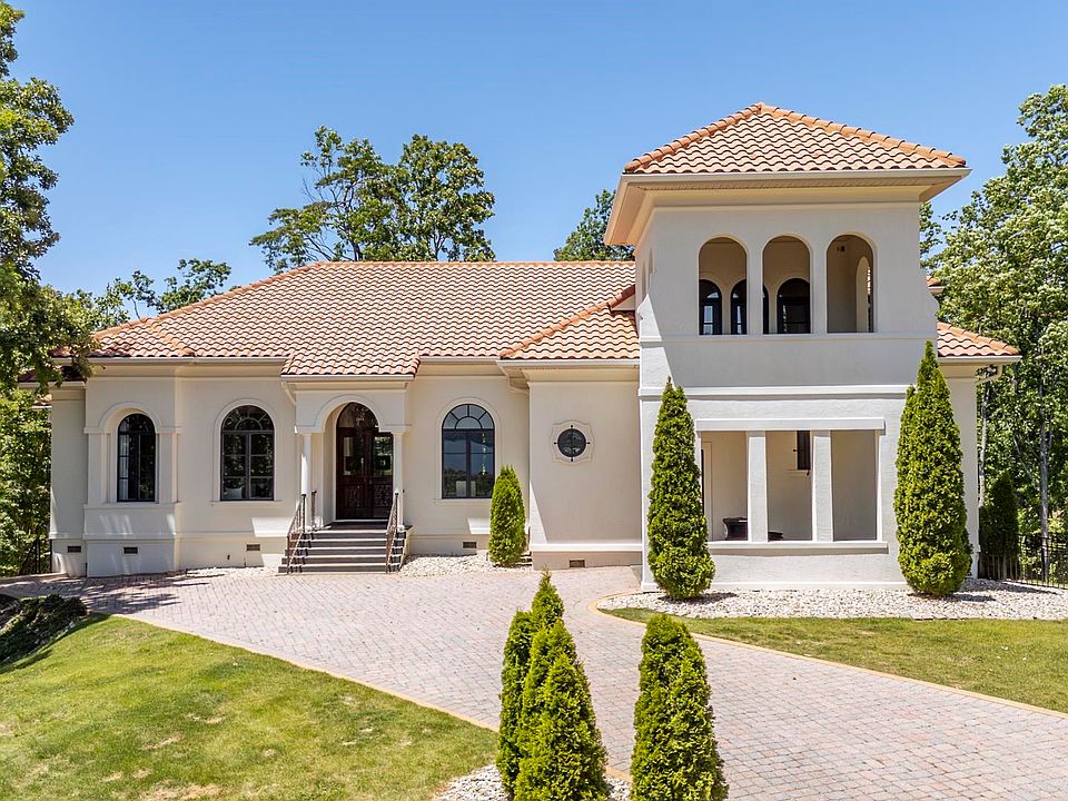 1st image of 105 Riviera Cv
