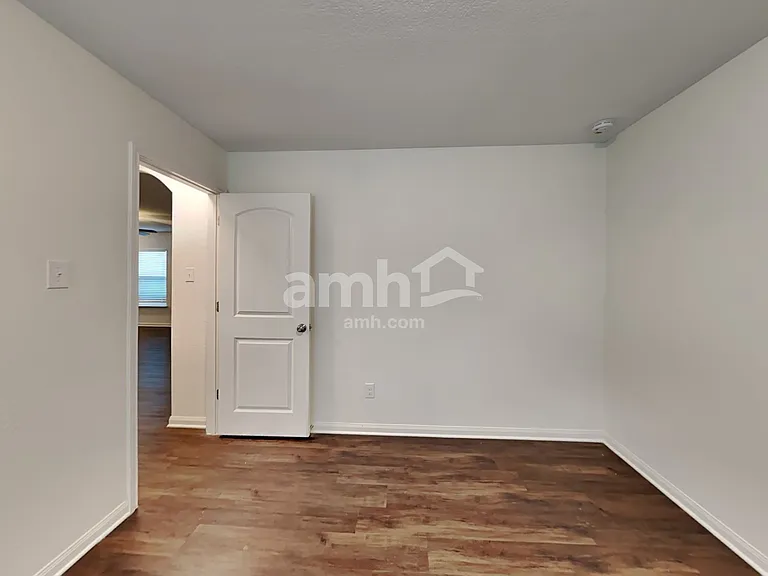 1564 Breanna Ln — Photo 11