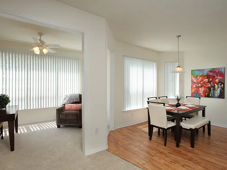 Westwood Reserve Apartments — Photo 43