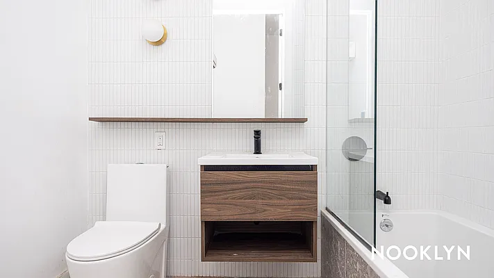 Rented by Nooklyn NYC LLC | media 43