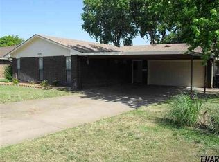 2802 Indian Dr, Enid, OK 73703