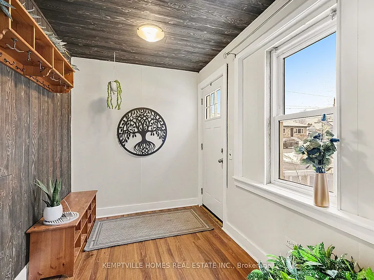 2-803 Saint Lawrence Ct #2 — Photo 2