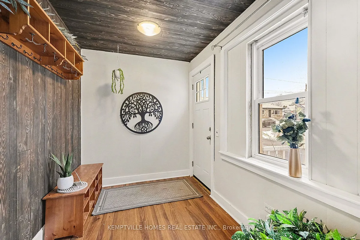 Building Photo - 803 Saint Lawrence St #2