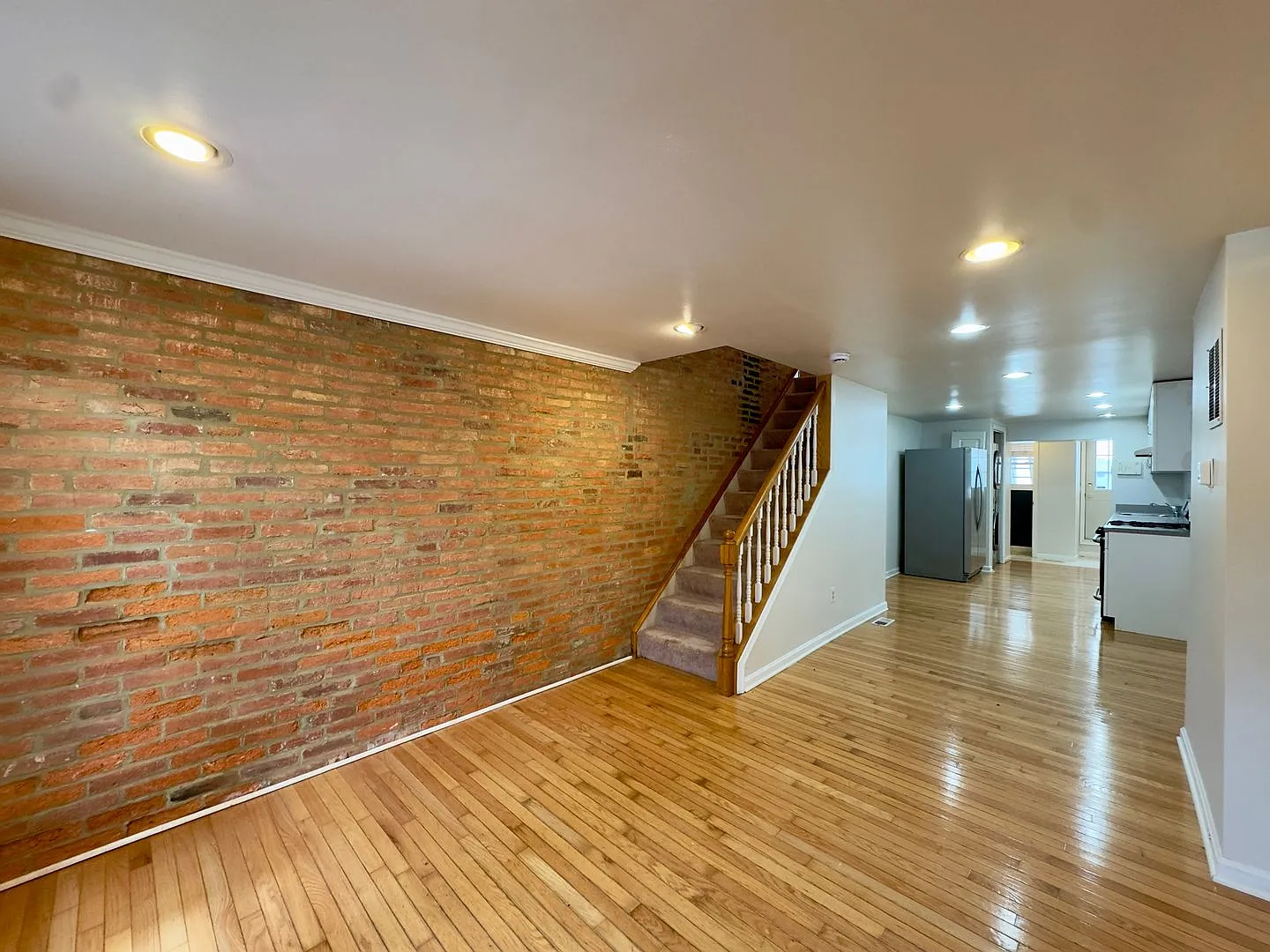 Charming 2BD/1.5BA Townhome in Canton, MD! — Photo 3