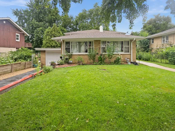 232 N Trask St, Aurora, IL 60505