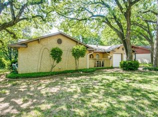 402 Lynda Ln, Arlington, TX 76010