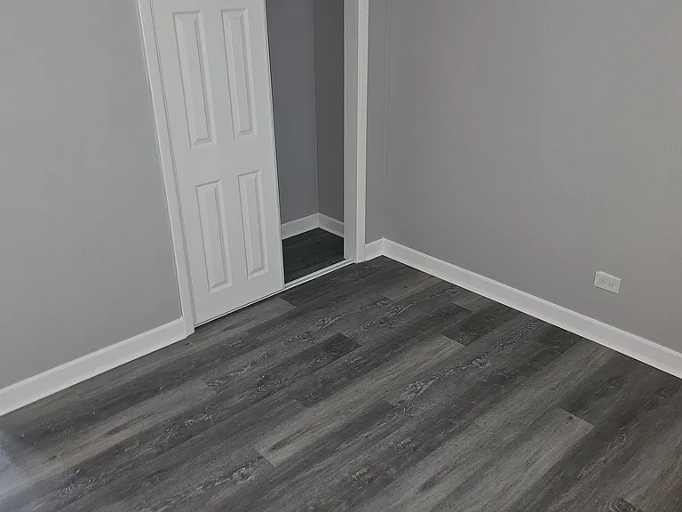 6929 Pershing Rd #5 — Photo 11