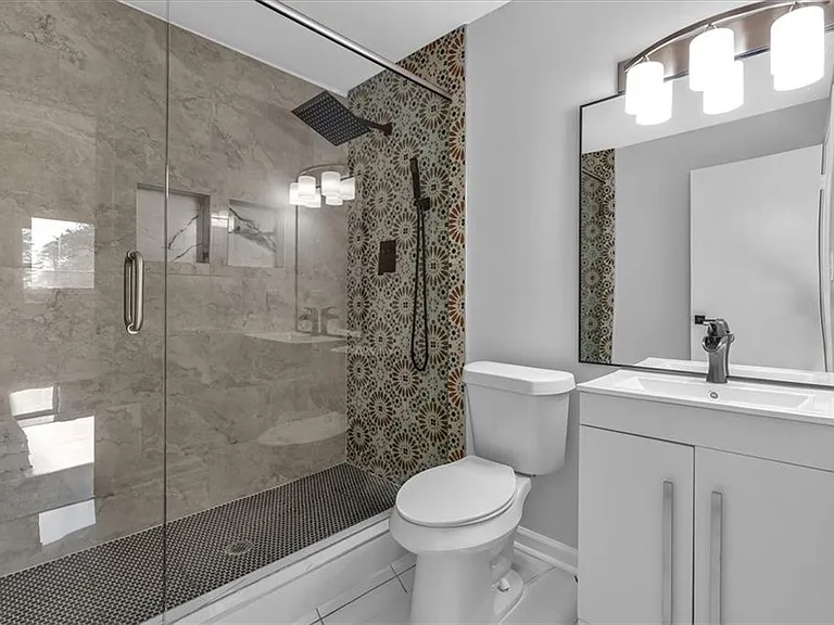 2142 Cloverdale Dr SE — Photo 47