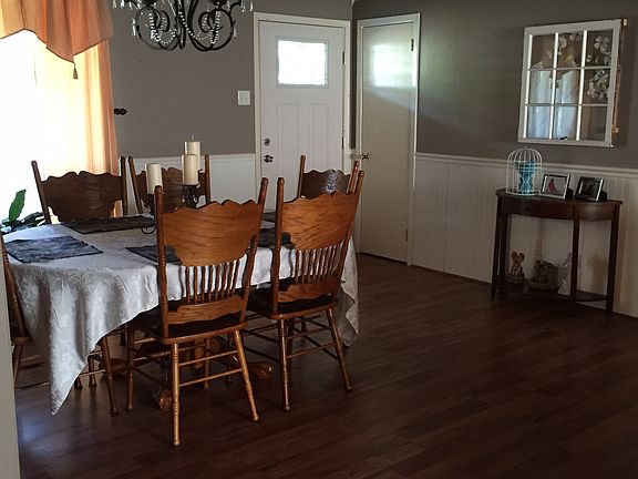 3rd image of 906 S 22nd St
