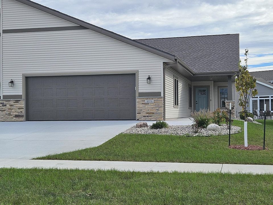 1st image of 3773 Newcastle Dr