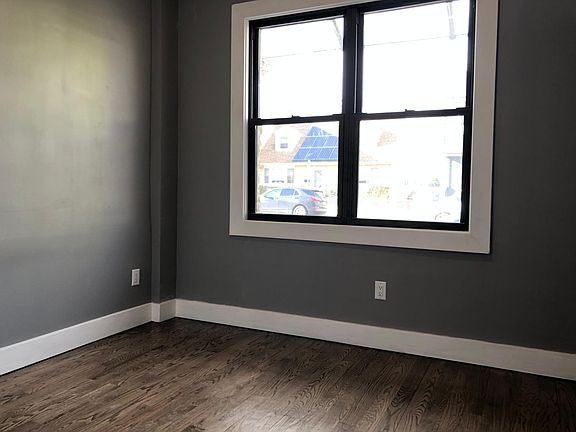 2nd image of 176 Mallory Ave #1B