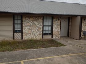 401 E 8th St, 5
