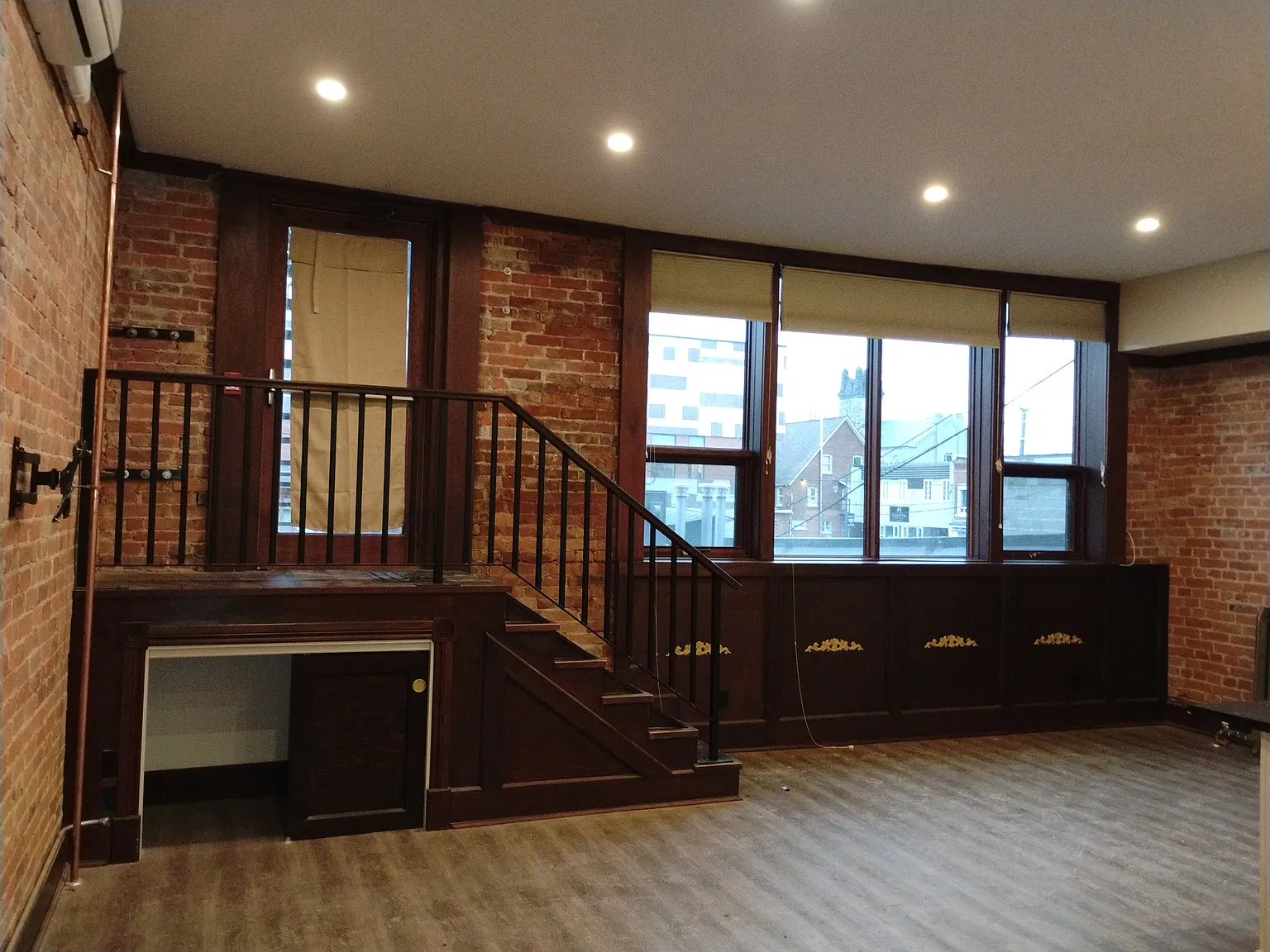 251 Front Street — Photo 3
