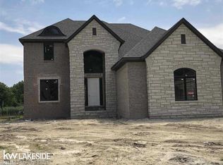 54406 Deadwood Ln, Shelby Township, MI 48316