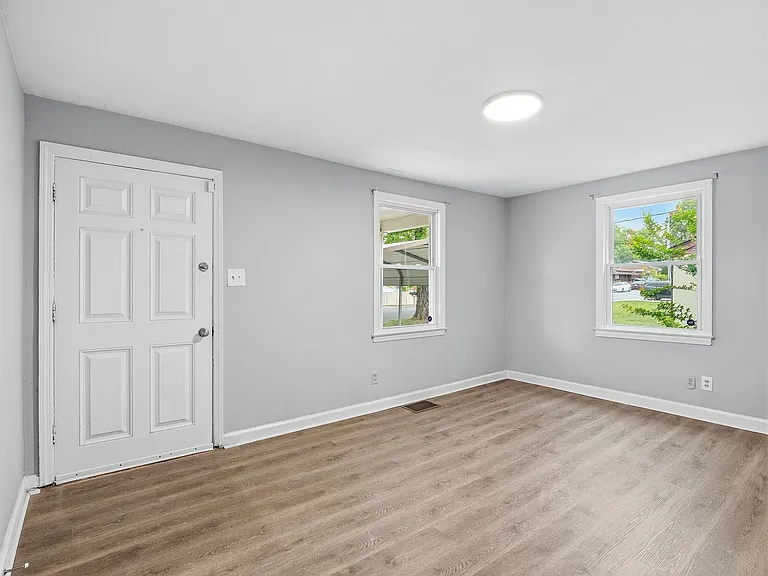 1625 Padbury Ave SE — Photo 5