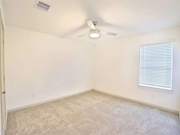 3810 Lila Lake Ln — Photo 6