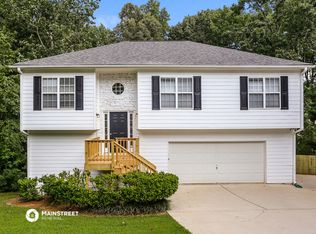 2706 King Arthur Ct, Buford, GA 30519