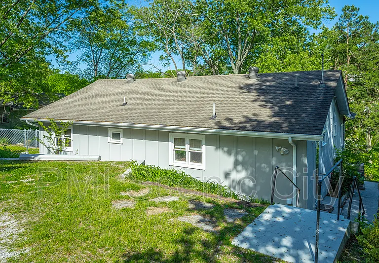 513 Lytle St — Photo 60