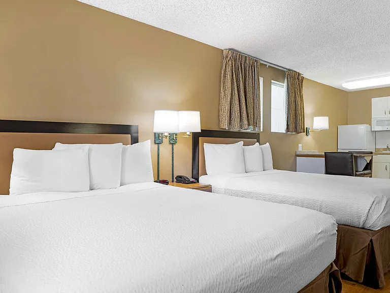 Studio Suite - 2 Full Beds