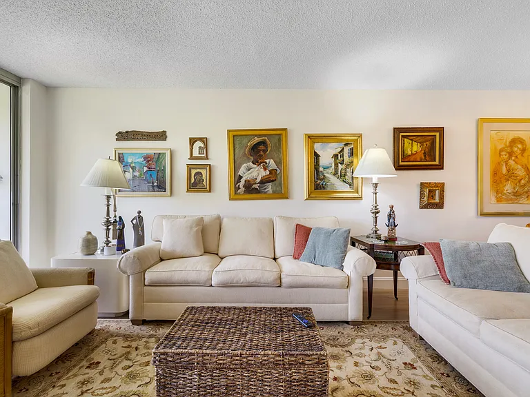 3621 Oaks Clubhouse Dr #104 — Photo 13