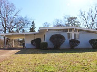 427 S Edgemont Cir NW, Huntsville, AL 35811