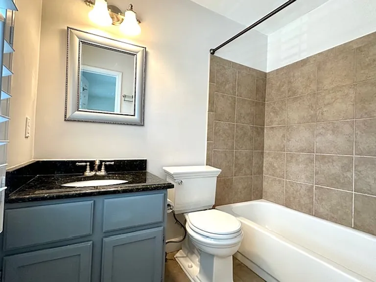 104 Carlyle Cir — Photo 25