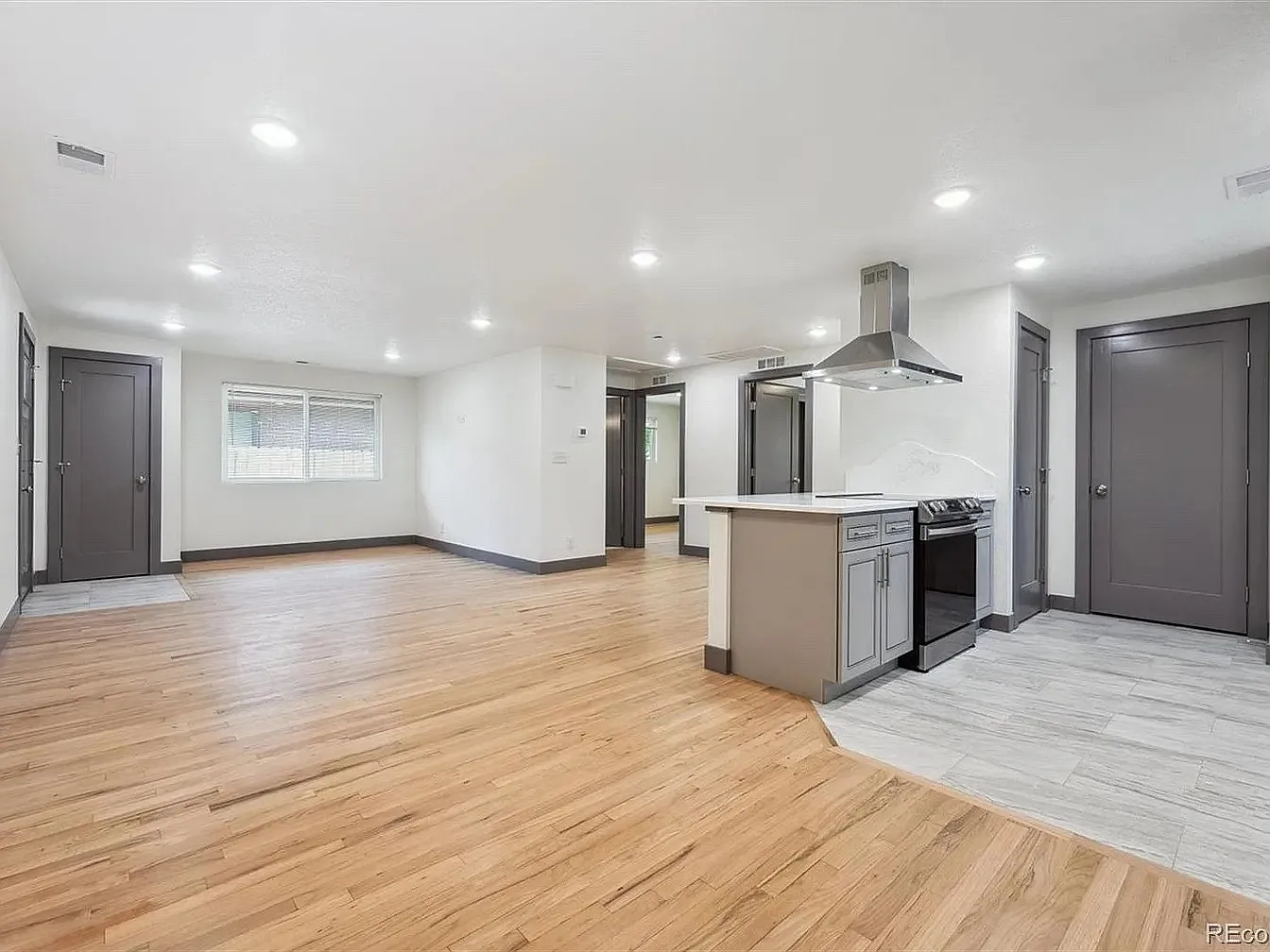 1112 N Krameria St — Photo 3