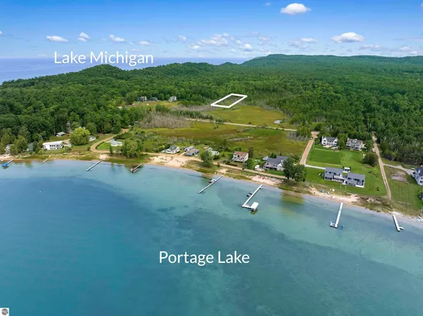 0 Seymour St, Onekama, MI 49675