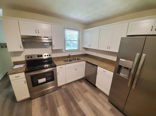 112 Hall Dr APT A, Chesapeake, VA 23322