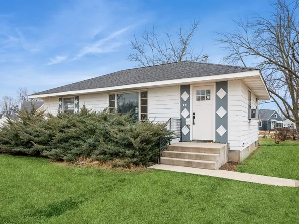 801 25th St NE, Cedar Rapids, IA 52402