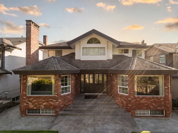 547 Tempe Cres, North Vancouver, BC V7N 1E7