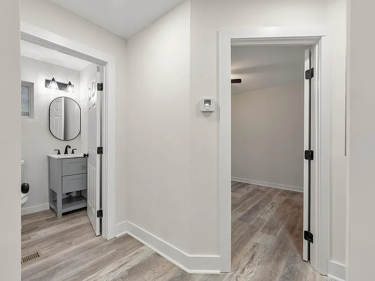 2425 Clarissa Dr NW — Photo 8