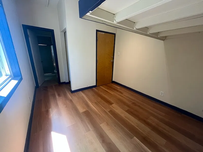 12 bed, $1,300 — Photo 2