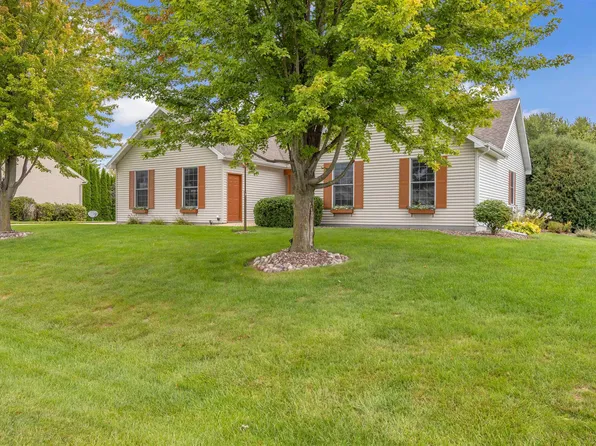 N6519 Canterbury Ln, Fond Du Lac, WI 54937