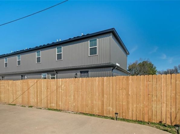 501 Arkansas St, Gentry, AR 72734