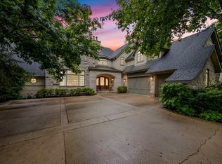 2255 Hills Oak Ct, Lisle, IL 60532