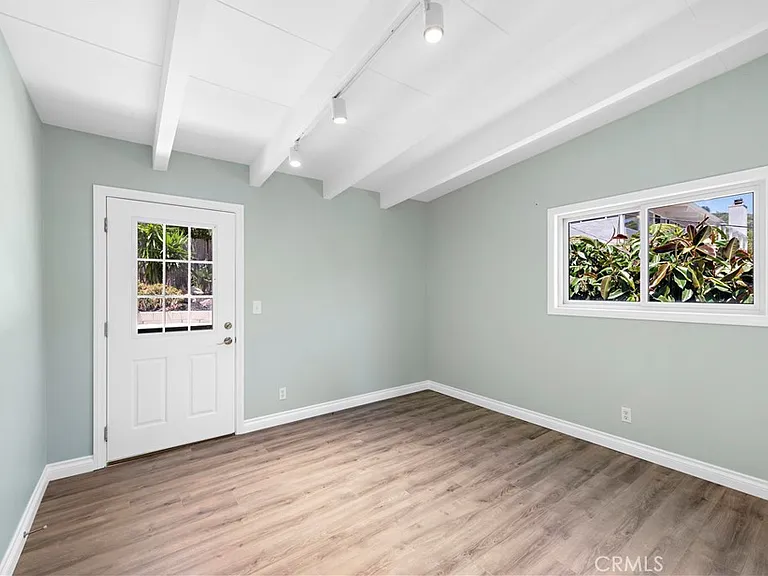 1435 Bluebird Canyon Dr — Photo 16