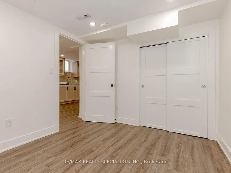 2535 Raglan Ct #LOWER — Photo 34