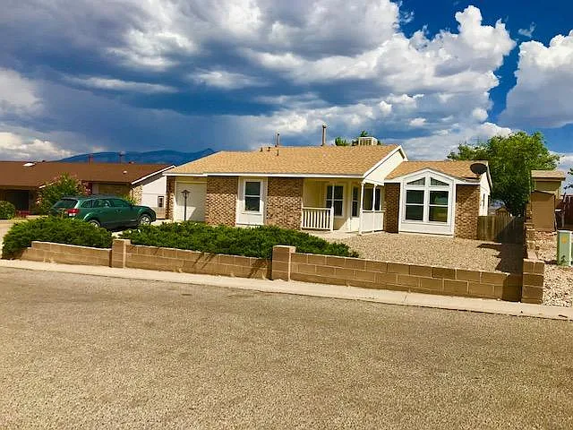 6387 Roadrunner Loop NE — Photo 1