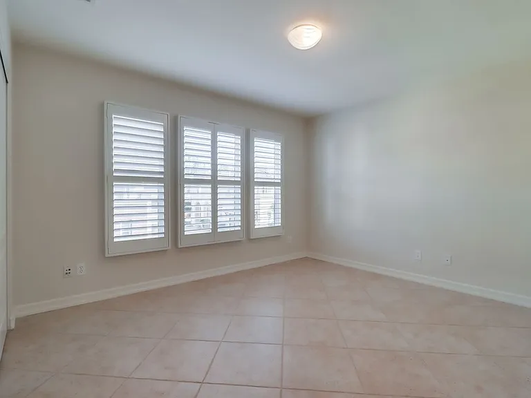 17020 New Rochelle Way — Photo 15