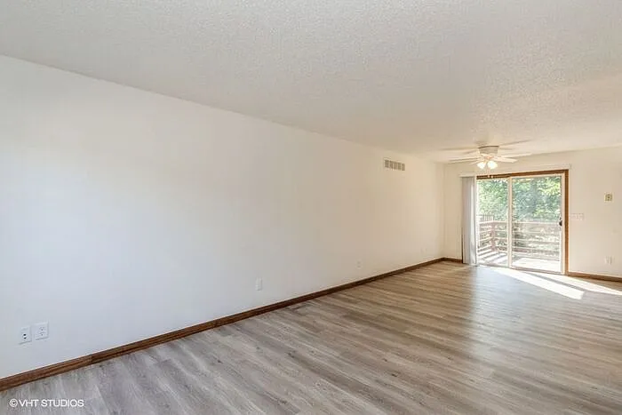 1359 Southview Cir — Photo 11