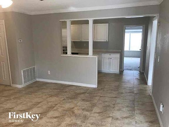 3rd image of 618 E Helm Way