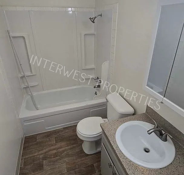 Canterbury Terrace Apartments — Photo 18