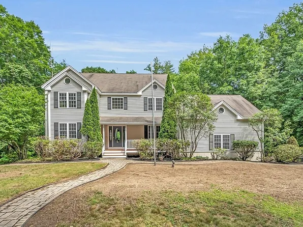 66 Wheeler St, Pepperell, MA 01463
