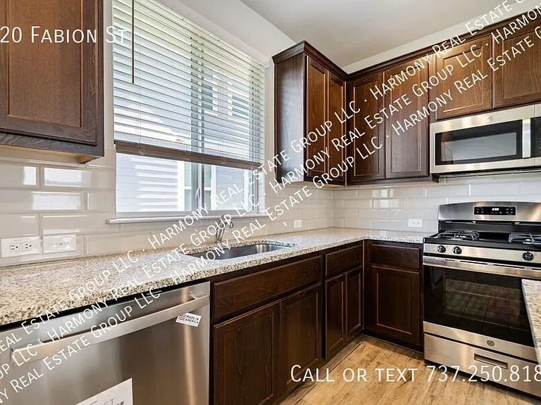 220 Fabion St — Photo 12