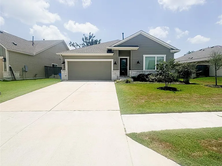133 Patrick Herndon Dr — Photo 1