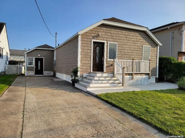 58 E Bedell Street, Freeport, NY 11520