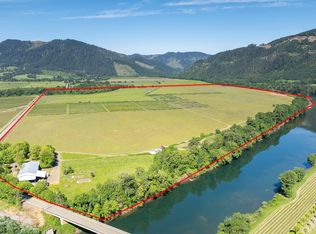 687 Hubbard Creek Rd, Umpqua, OR 97486